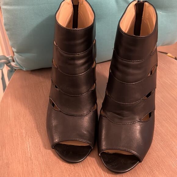 Adrienne Vittadini 4” Block open toed heels black booty Size 9m - Picture 2 of 8